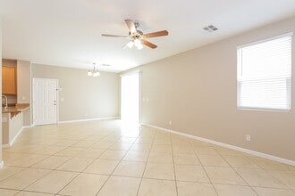 9904 Pride Dance Ct in Las Vegas, NV - Foto de edificio - Building Photo