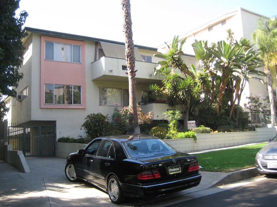 1533 N Hayworth Ave, Unit 102 in Los Angeles, CA - Building Photo