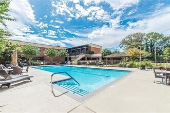 300 Johnson Ferry Rd, Unit A610 in Sandy Springs, GA - Building Photo - Building Photo