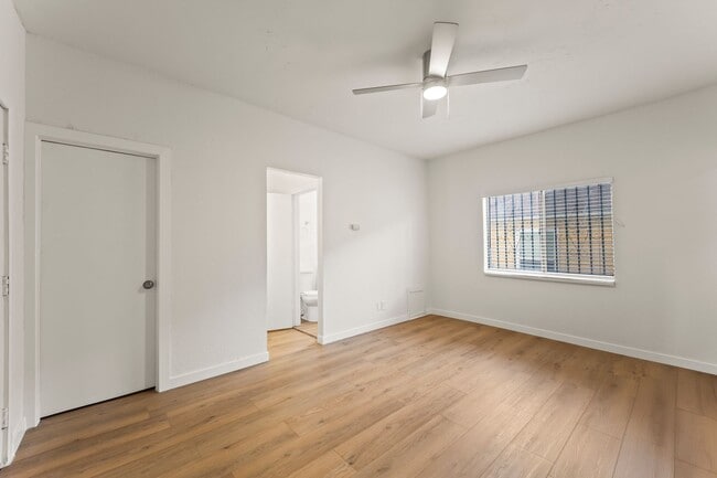 182 W Vernon Ave in Los Angeles, CA - Building Photo - Building Photo