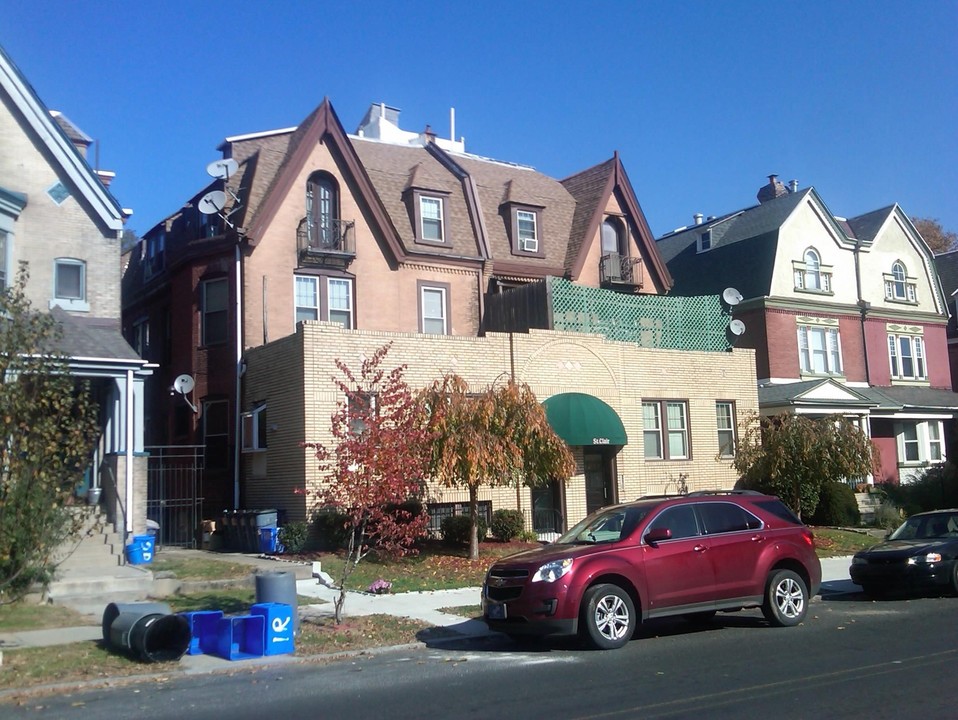 The Saint Claire Apartments in Philadelphia, PA - Building Photo