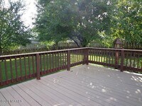 331 Richmond Dr photo'