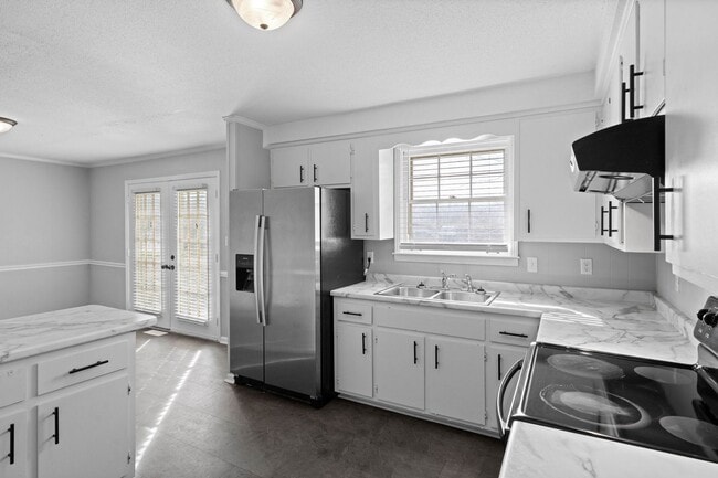 234 E Old Trenton Rd