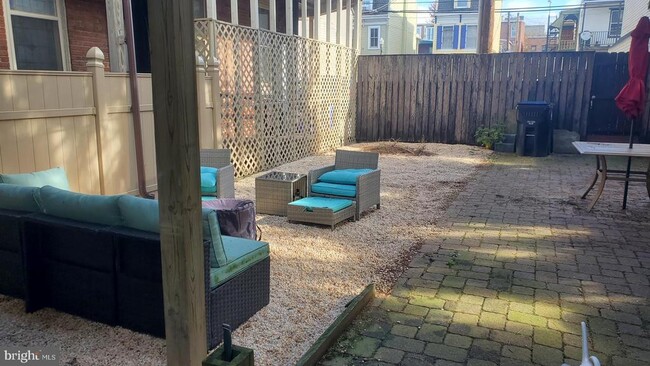 property at 909 N 2nd St