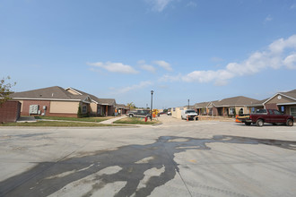 Hillmann Place I and II Senior Living in O'Fallon, MO - Building Photo - Building Photo