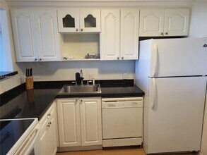 3475 N Country Club Dr in Miami, FL - Building Photo - Building Photo