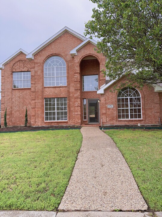 9114 Woodlake Dr in Rowlett, TX - Building Photo