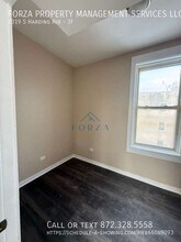 1319 S Harding Ave in Chicago, IL - Building Photo - Building Photo