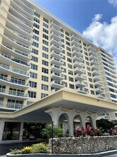 5600 Collins Ave in Miami, FL - Building Photo - Building Photo