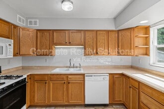 10423 Balmoral Dr in St. Louis, MO - Building Photo - Building Photo