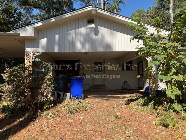 2114 Crestline Dr in Florence, AL - Building Photo - Building Photo