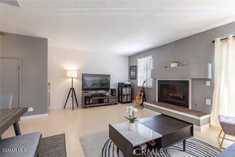 21040 Parthenia St, Unit 21040 Parthenia St #29 in Canoga Park, CA - Foto de edificio - Building Photo