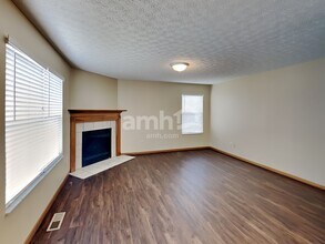 5734 Cedar Lawn Dr in Groveport, OH - Building Photo - Building Photo