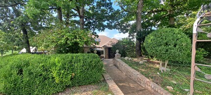 11 Fairway Dr in Eureka Springs, AR - Building Photo - Building Photo
