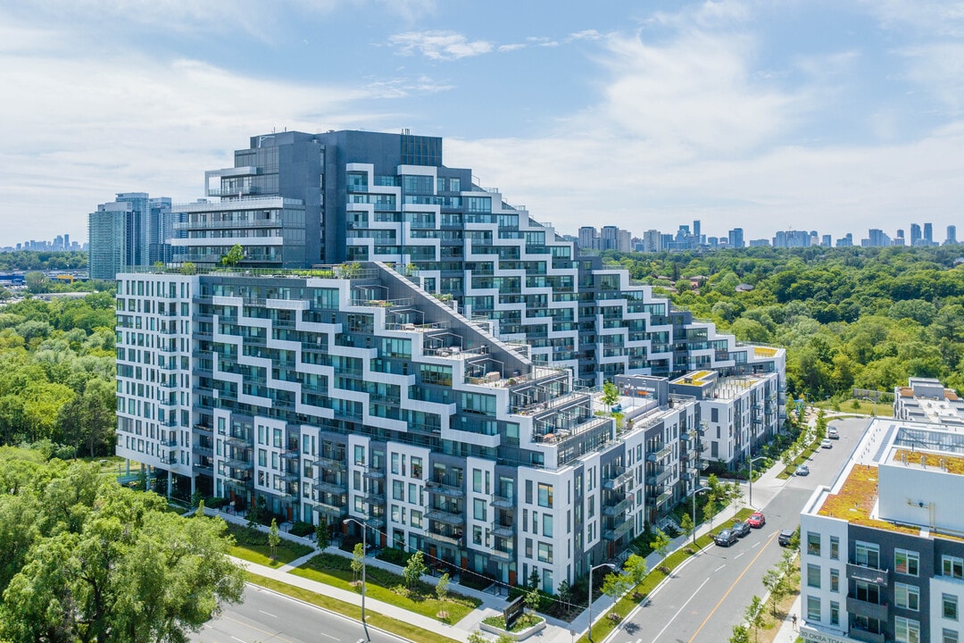 Scala Condominiums in Toronto, ON - Building Photo