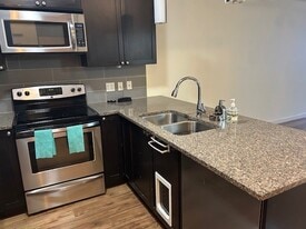 99 Chapel St in Nanaimo, BC - Building Photo