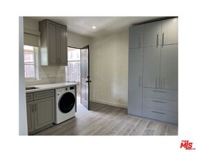 838 Hilldale Ave in West Hollywood, CA - Building Photo - Building Photo