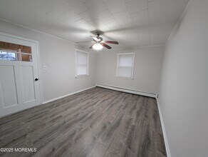 21 Campview Ave in Keansburg, NJ - Building Photo - Building Photo