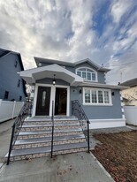 118-32 200th St in Queens, NY - Building Photo