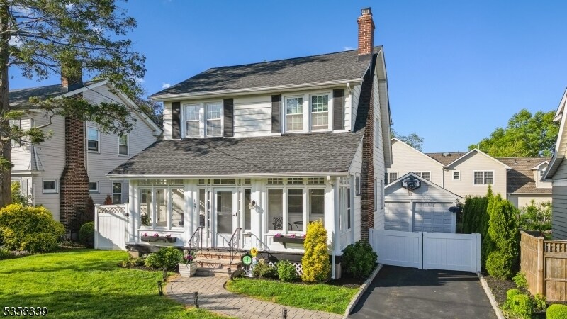 1021 Grandview Ave in Westfield, NJ - Building Photo