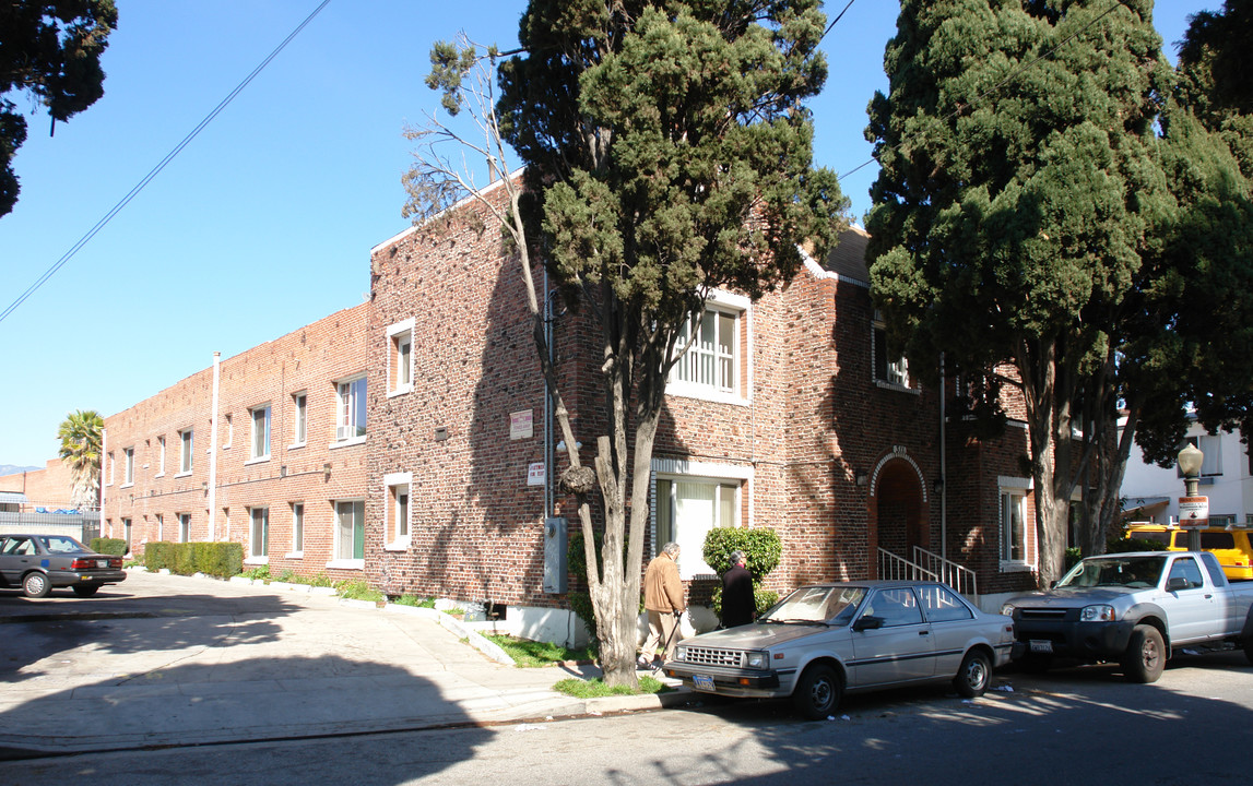 Cypress Senior Living in Glendale, CA - Foto de edificio