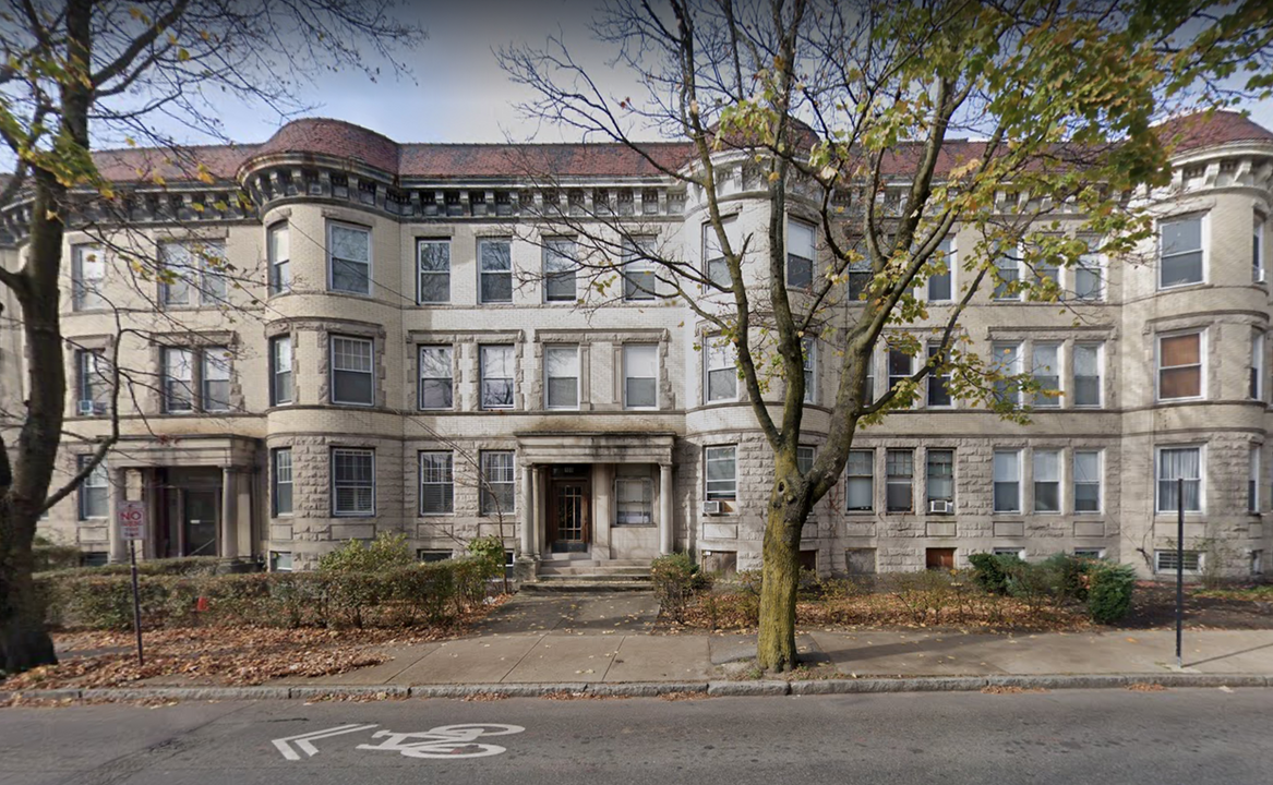 1248 Beacon St, Unit 5 in Brookline, MA - Building Photo