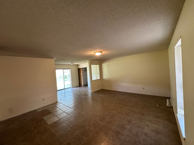 2107 E 15th St in Russellville, AR - Building Photo - Building Photo