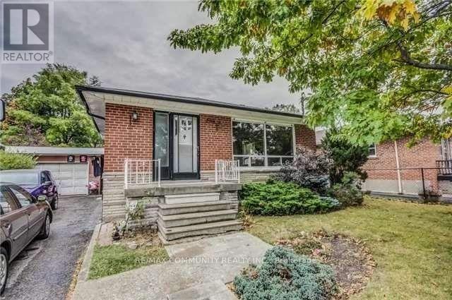 206 Crocus Dr in Toronto, ON - Building Photo - Building Photo