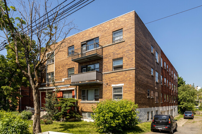 3745 Dupuis Av in Montréal, QC - Building Photo - Building Photo