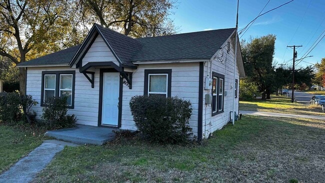 property at 1600 McCormick St
