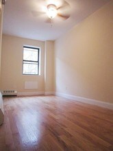 447 W 47th St-Unit -7 in New York, NY - Building Photo - Building Photo