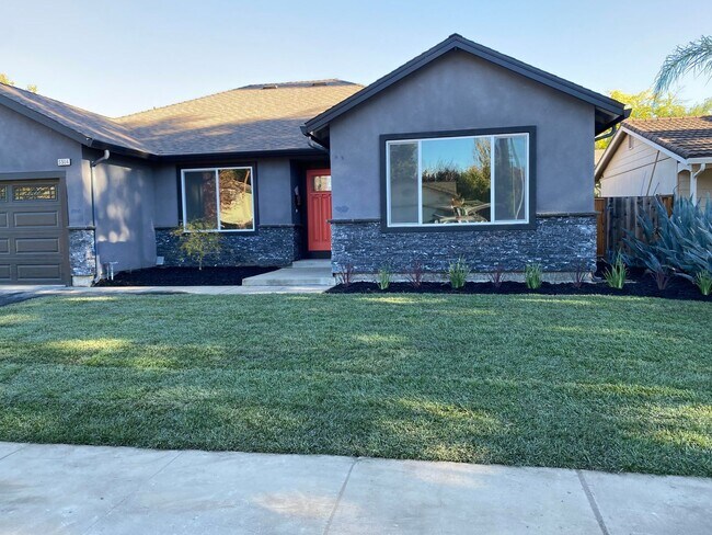 5514 Paseo Navarro in Pleasanton, CA - Building Photo - Building Photo