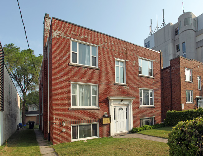 803 Eglinton Ave E in Toronto, ON - Building Photo - Primary Photo