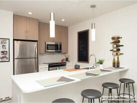 91 Bourne St, Unit 221 in Boston, MA - Building Photo