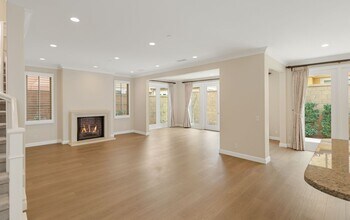 86 Cipresso in Irvine, CA - Foto de edificio - Building Photo