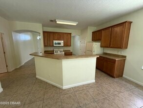 705 Ravenshill Way in DeLand, FL - Building Photo - Building Photo