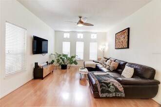 4004 Foxtail Palm Ct in Tampa, FL - Building Photo - Building Photo