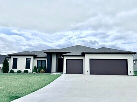 1301 Haxby Ct in Columbia, MO - Building Photo