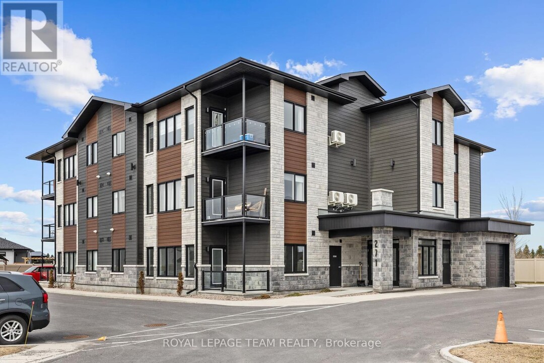 271-271 Belfort St in Embrun, ON - Building Photo