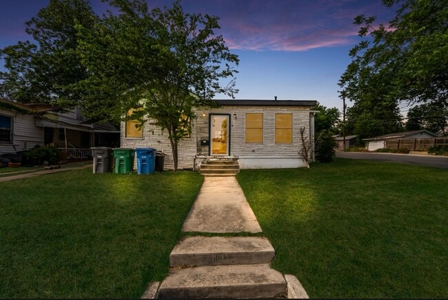 property at 1019 Chicago Blvd