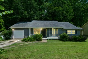 3045 Wildflower Ln SW in Snellville, GA - Building Photo