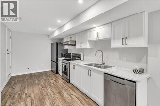 916 Dunnigan Ct in Kitchener, ON - Building Photo - Building Photo