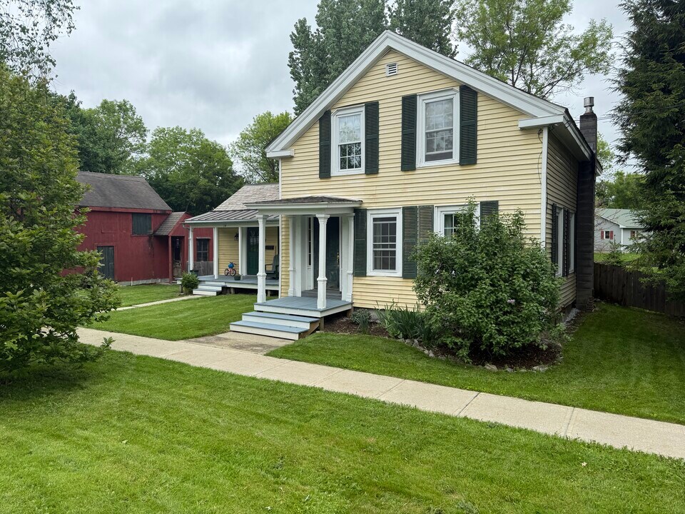 14 Panton Rd in Vergennes, VT - Building Photo