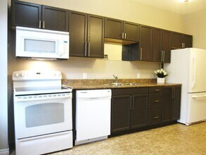 310 Riverdale Av in Toronto, ON - Building Photo - Building Photo