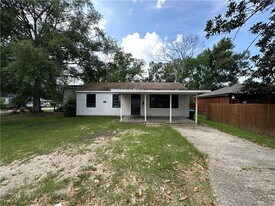 141 Rosewood Dr in Hammond, LA - Building Photo