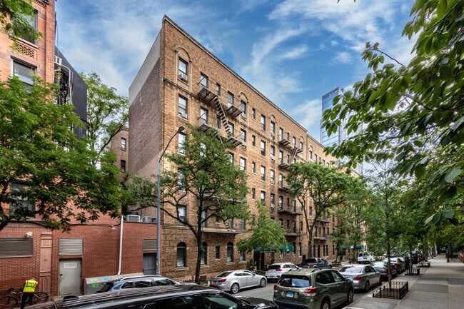 305-315 E 88th St in New York, NY - Foto de edificio - Building Photo