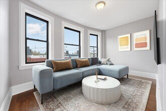 134 Clifton Pl in Jersey City, NJ - Building Photo - Building Photo