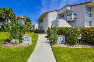 2306 Altisma Way in Carlsbad, CA - Building Photo