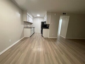 2211 Lawnmont Ave in Austin, TX - Building Photo - Building Photo