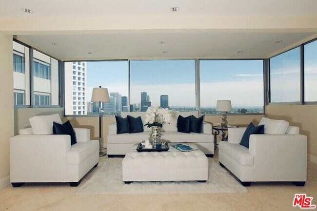 865 Comstock Ave in Los Angeles, CA - Building Photo - Building Photo